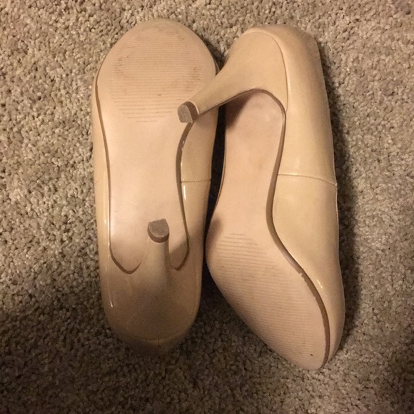 Bone color heels - Picture 4 of 5